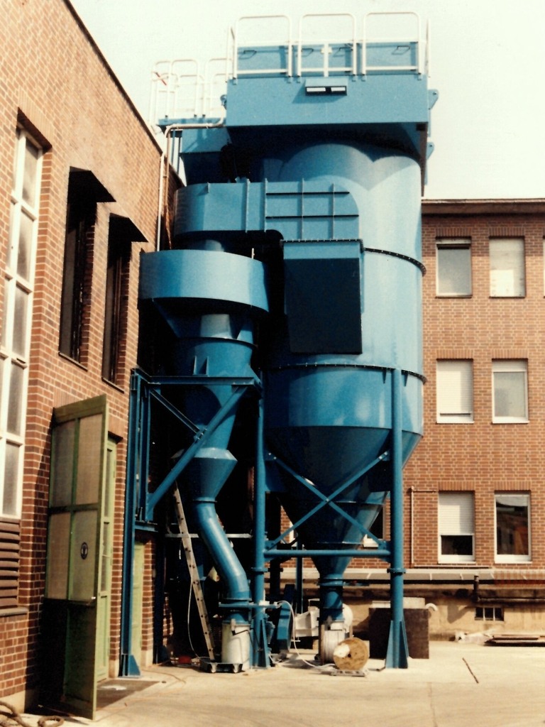 WL round bag filter with spark arrester